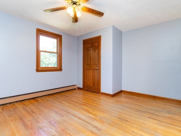 14 Onondaga Ln, Medfield MA 02052