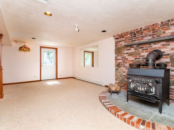 14 Onondaga Ln, Medfield MA 02052
