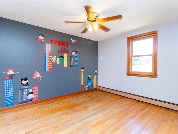 14 Onondaga Ln, Medfield MA 02052