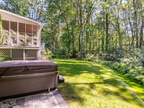 14 Onondaga Ln, Medfield MA 02052