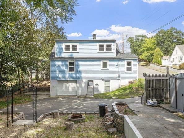 257 Spruce St, Leominster MA 01453