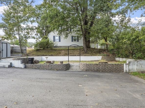 257 Spruce St, Leominster MA 01453