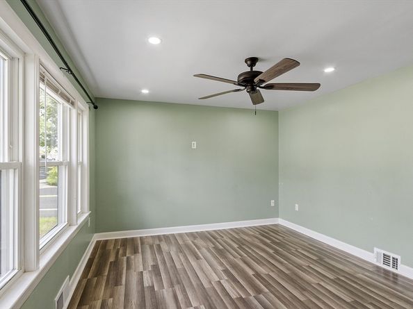 257 Spruce St, Leominster MA 01453