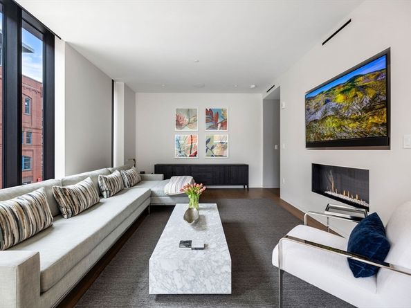 10 Farnsworth 3A, Boston MA 02210