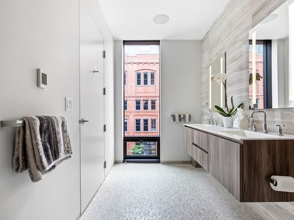 10 Farnsworth 3A, Boston MA 02210