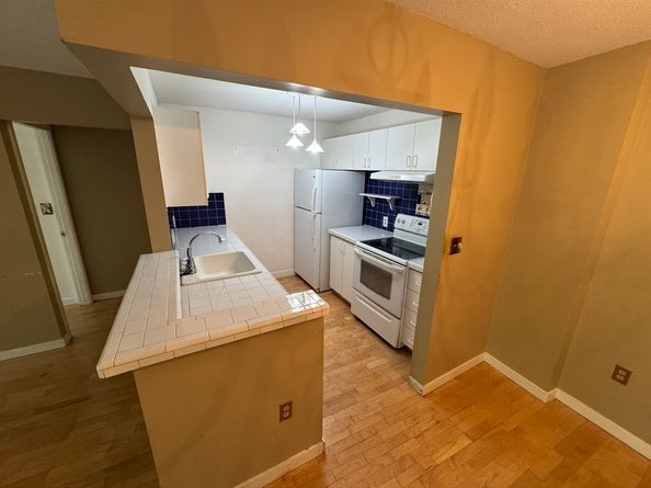 273 Cambridge Rd 202, Woburn MA 01801