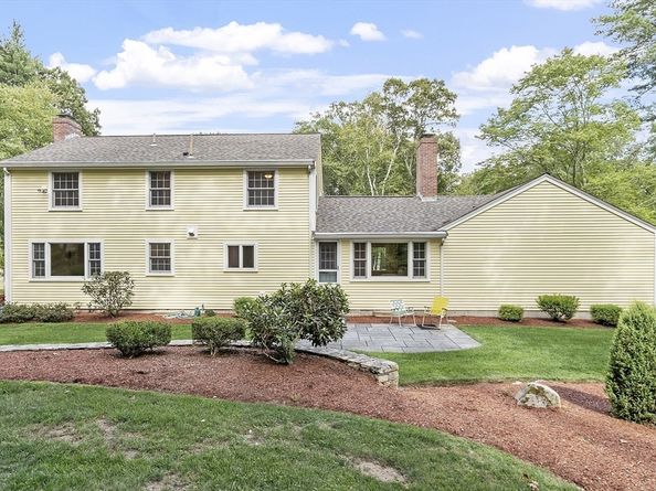 18 Captain Browns Ln, Acton MA 01720