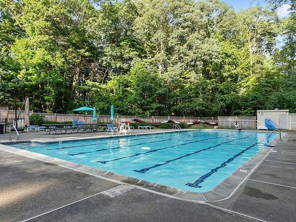 18 Captain Browns Ln, Acton MA 01720
