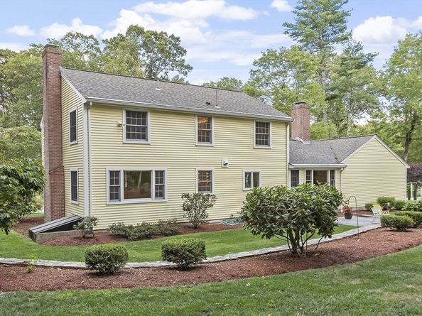 18 Captain Browns Ln, Acton MA 01720