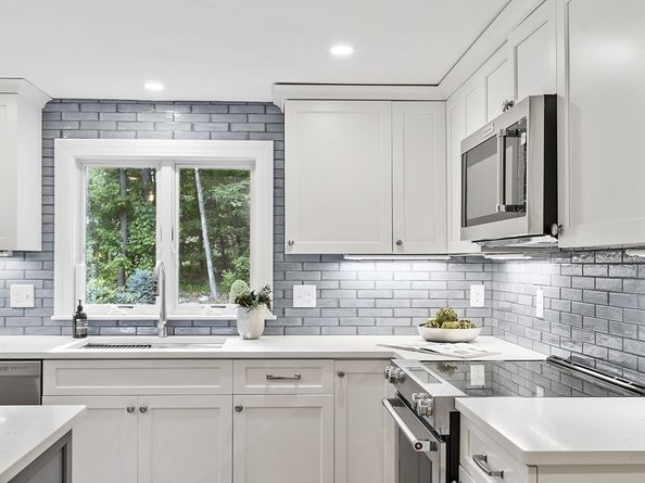 18 Captain Browns Ln, Acton MA 01720