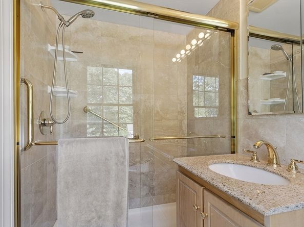 18 Captain Browns Ln, Acton MA 01720