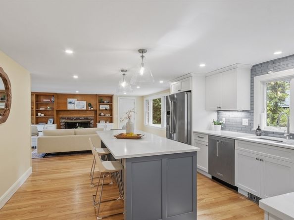 18 Captain Browns Ln, Acton MA 01720