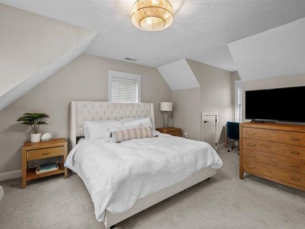 7 Blair Grn, Weymouth MA 02190