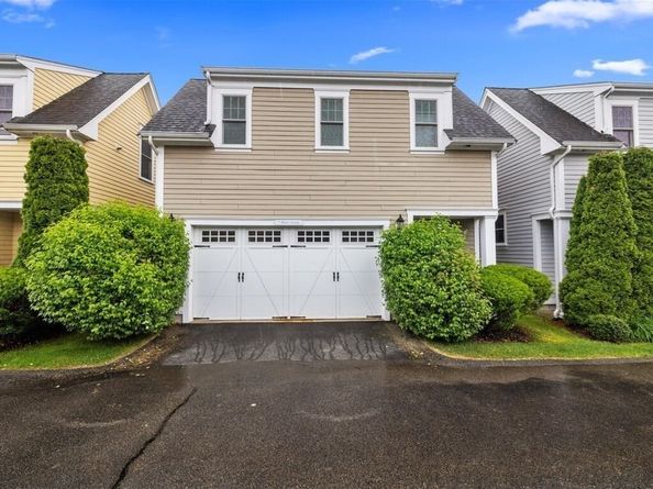 7 Blair Grn, Weymouth MA 02190