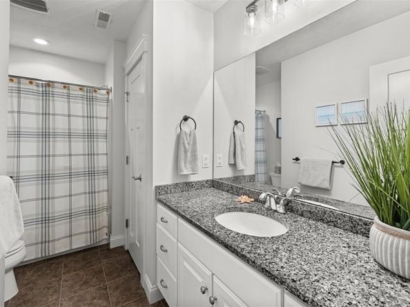7 Blair Grn, Weymouth MA 02190