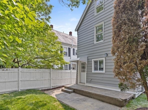 86 West St, Newton MA 02458