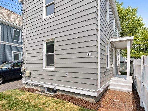 86 West St, Newton MA 02458