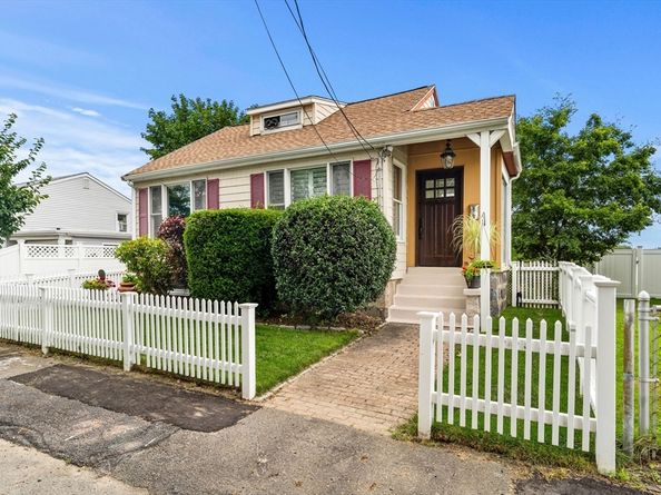 20 Lind Street, Quincy MA 02169