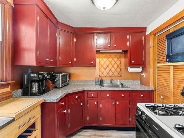 20 Lind Street, Quincy MA 02169