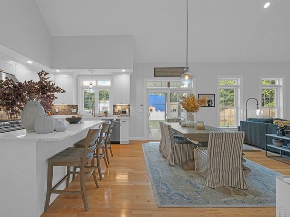 38 Cherry St B, Hudson MA 01749