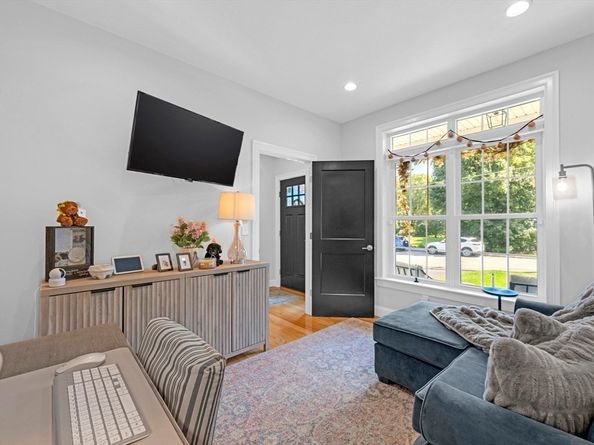38 Cherry St B, Hudson MA 01749
