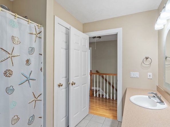 268 North St, Upton MA 01568