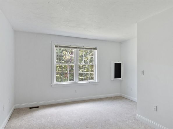 268 North St, Upton MA 01568