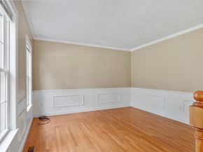 268 North St, Upton MA 01568