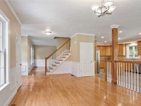 268 North St, Upton MA 01568