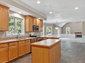 268 North St, Upton MA 01568