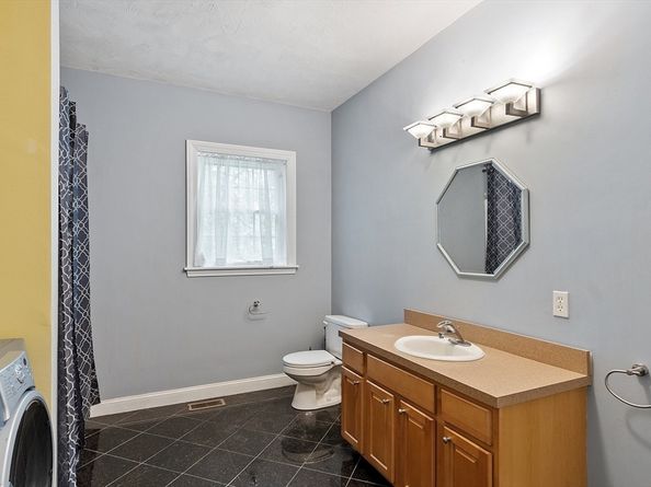 268 North St, Upton MA 01568