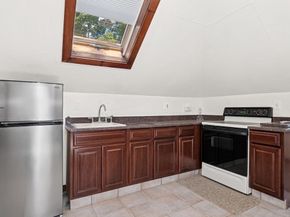 612 Grove St, Worcester MA 01605