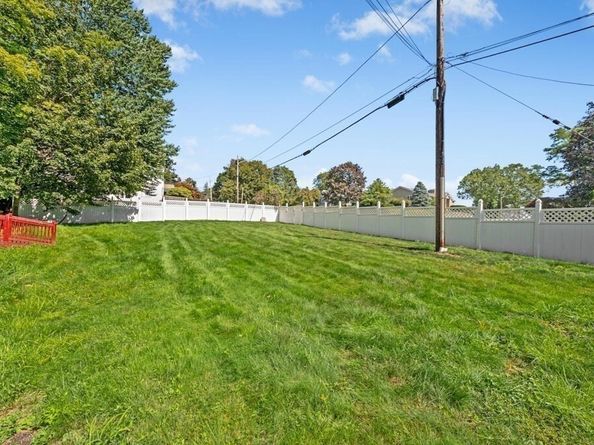 612 Grove St, Worcester MA 01605