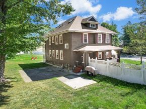 612 Grove St, Worcester MA 01605