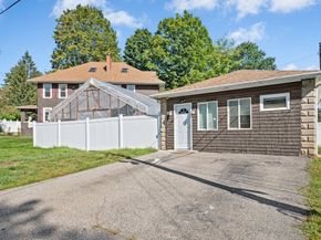612 Grove St, Worcester MA 01605
