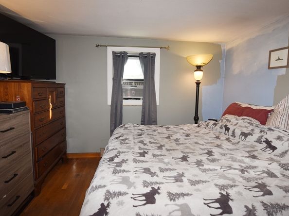 89 West St, Pembroke MA 02359