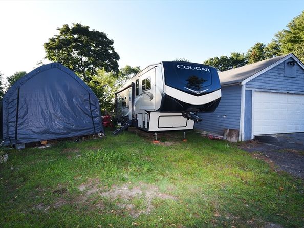 89 West St, Pembroke MA 02359