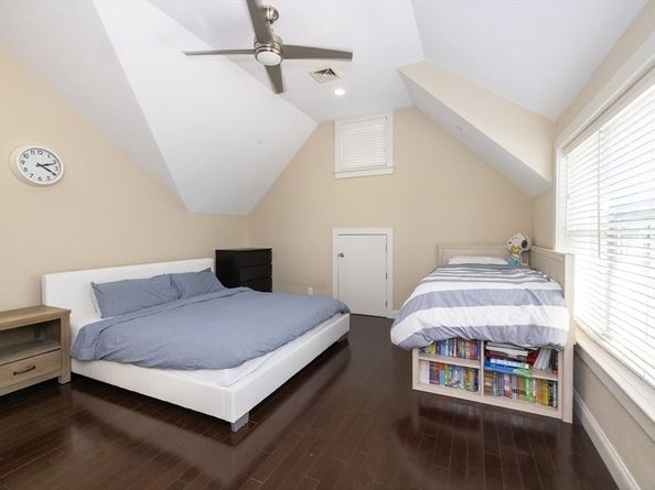 1 Sandpiper Grn, Weymouth MA 02190