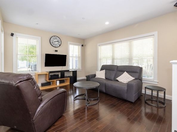 1 Sandpiper Grn, Weymouth MA 02190