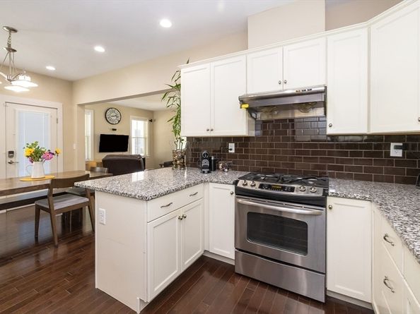 1 Sandpiper Grn, Weymouth MA 02190