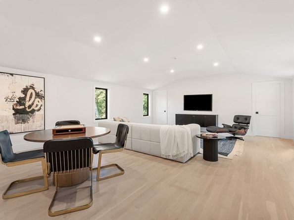 48 Sherburne Rd, Lexington MA 02421