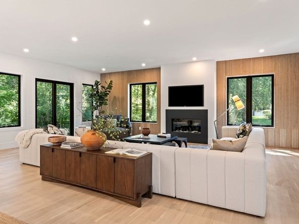 48 Sherburne Rd, Lexington MA 02421