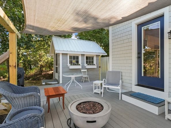 128 Old Point Rd, Newburyport MA 01950