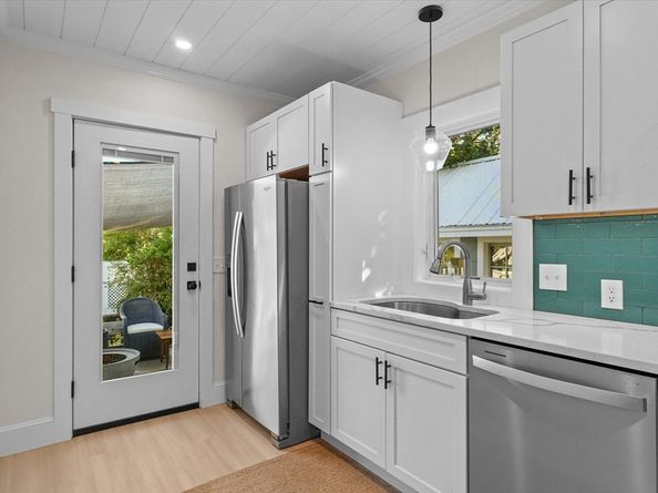 128 Old Point Rd, Newburyport MA 01950