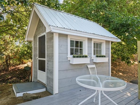 128 Old Point Rd, Newburyport MA 01950