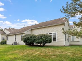 11 Emerald Court 11, Tewksbury MA 01876