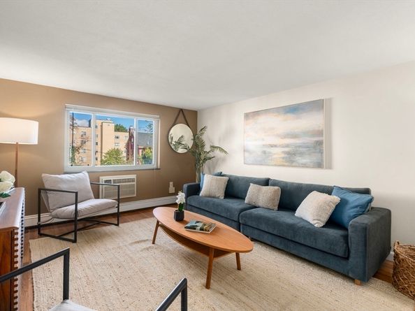 215 Massachusetts Avenue 19 (34), Arlington MA 02474
