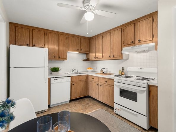 215 Massachusetts Avenue 19 (34), Arlington MA 02474