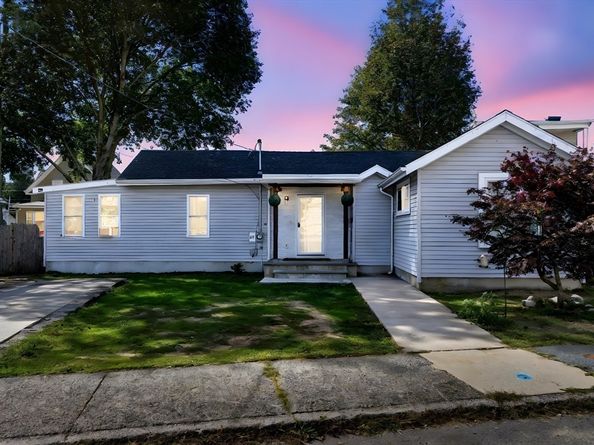 64 Bacheller St, Lynn MA 01904