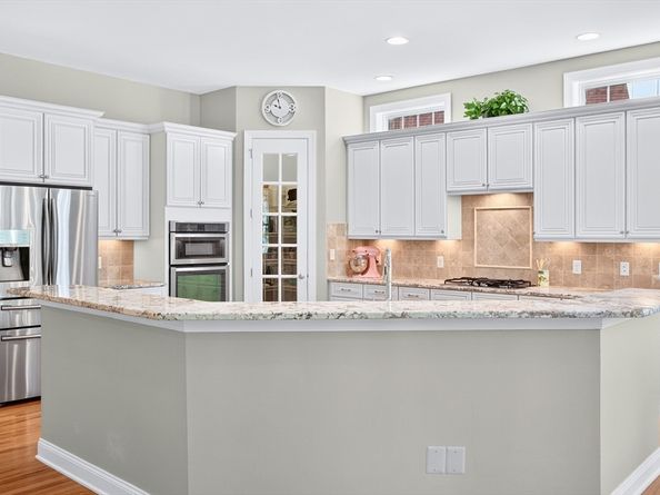 39 Woodsong, Plymouth MA 02360